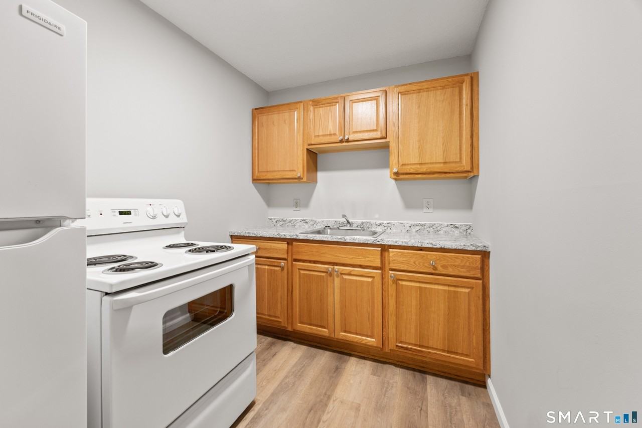 46 N Cherry St #8 - Photo 3 of 24