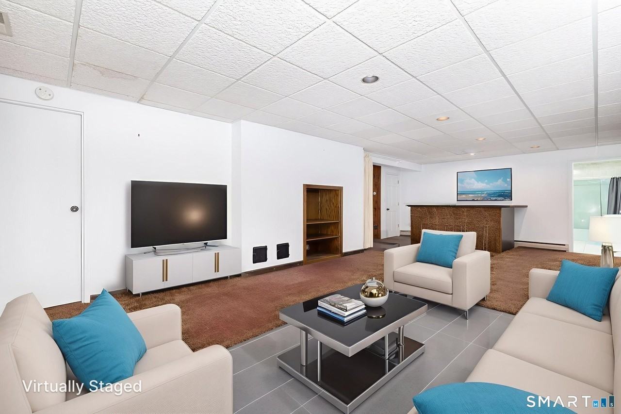 428 Maple St - Photo 5 of 32