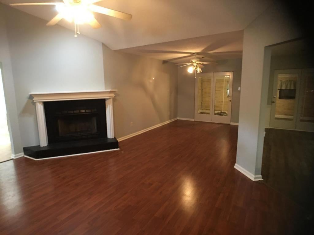 105 Northeast Dr - Photo 3 of 38