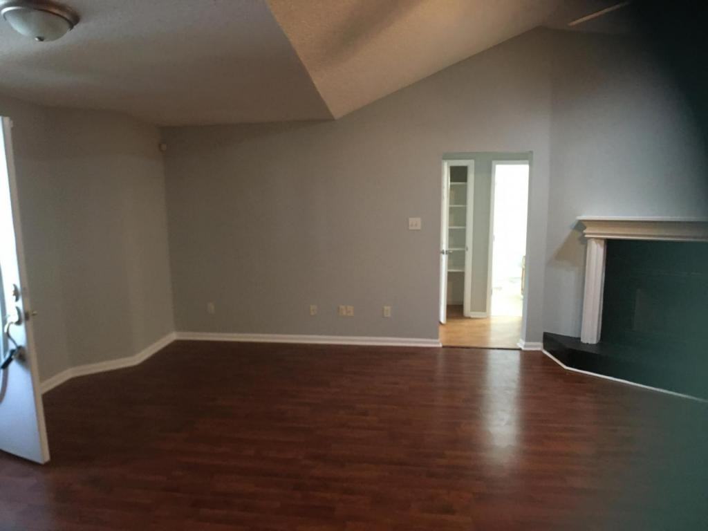 105 Northeast Dr - Photo 4 of 38