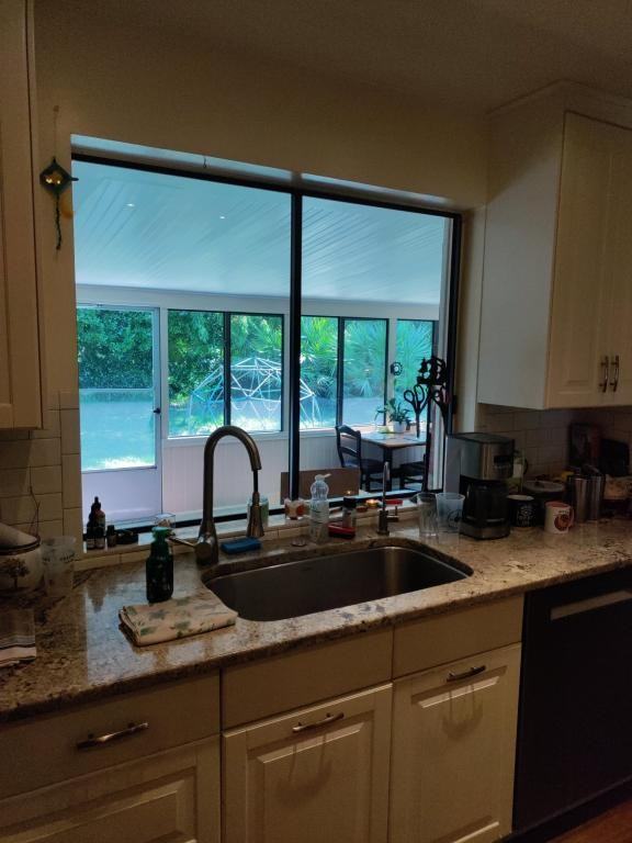 4 Blaine Ct - Photo 5 of 39