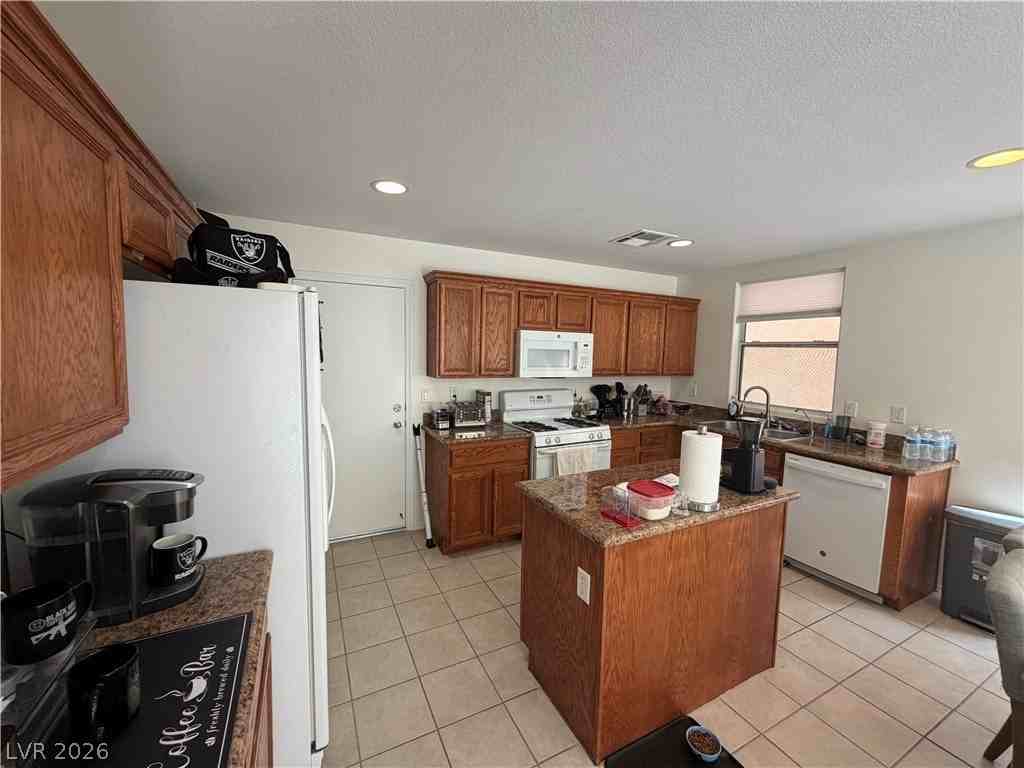 2515 Begonia Valley Ave - Photo 7 of 32