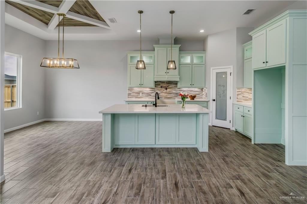 1009 Magnolia St - Photo 5 of 13