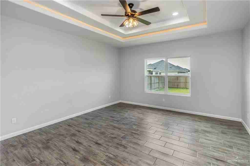 1009 Magnolia St - Photo 6 of 13