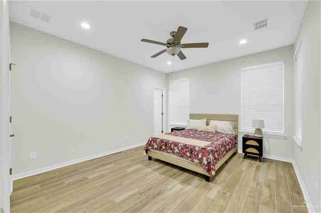 1409 Xavier Ave - Photo 2 of 25