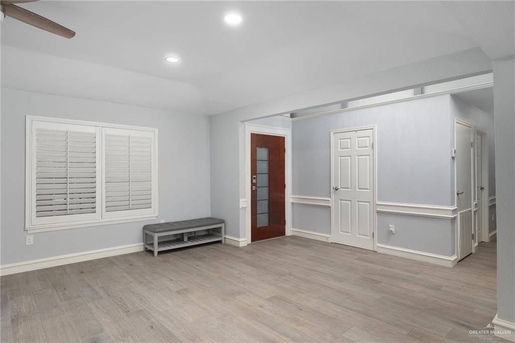 106 E Ithaca Ave - Photo 3 of 27