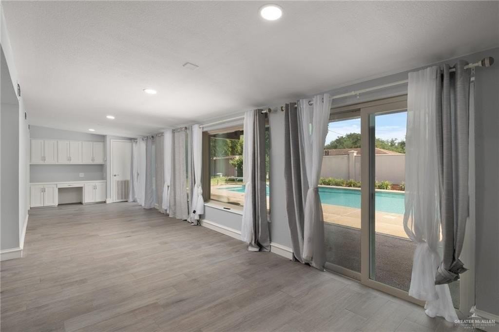 106 E Ithaca Ave - Photo 7 of 27