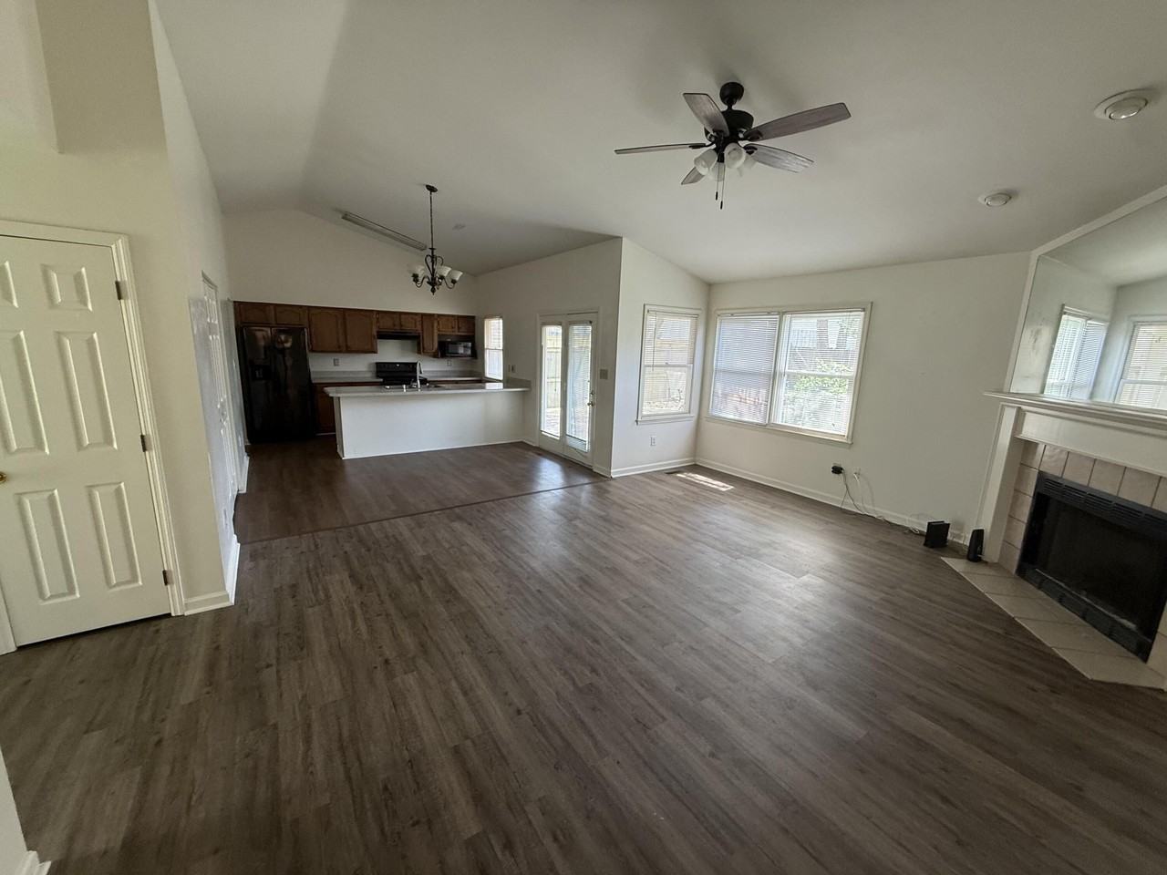 390 Retrac Rd - Photo 3 of 16