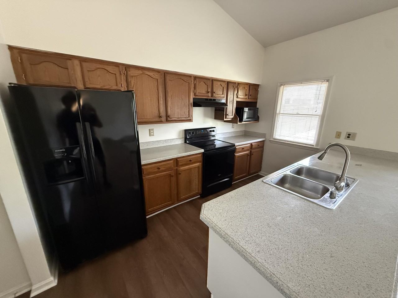 390 Retrac Rd - Photo 5 of 16