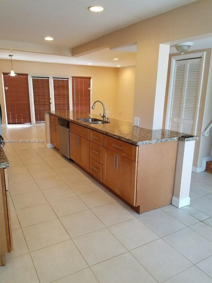 2750 N 34th Ave #9D - Photo 2 of 22