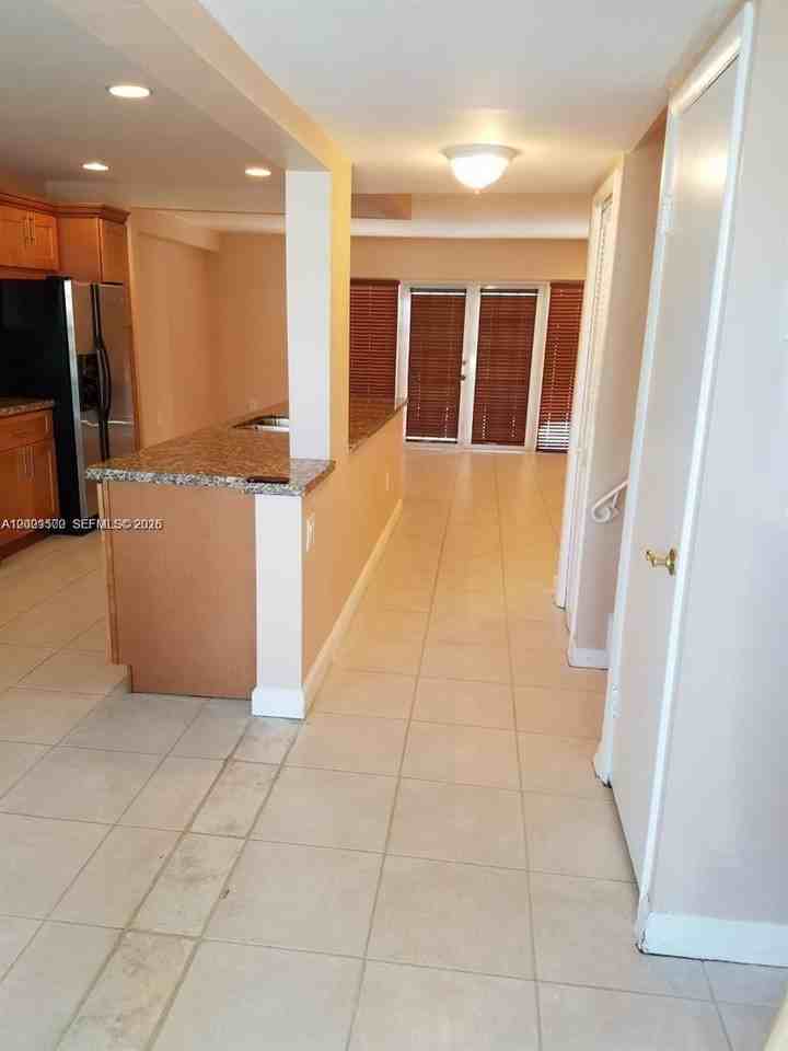 2750 N 34th Ave #9D - Photo 3 of 22