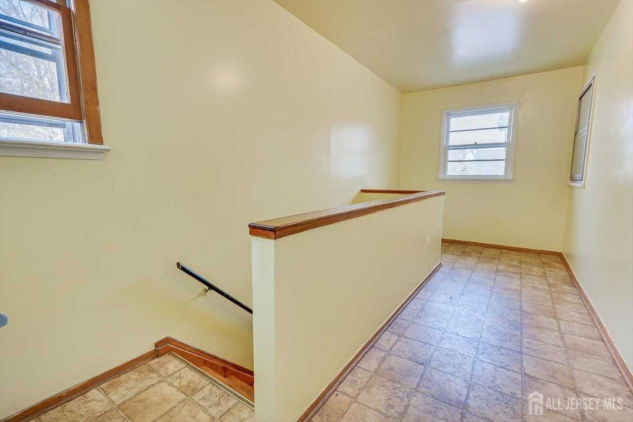 52 Johnson Ave - Photo 7 of 27