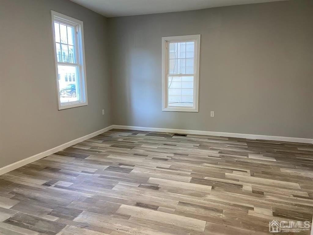 131 Augusta St - Photo 4 of 10