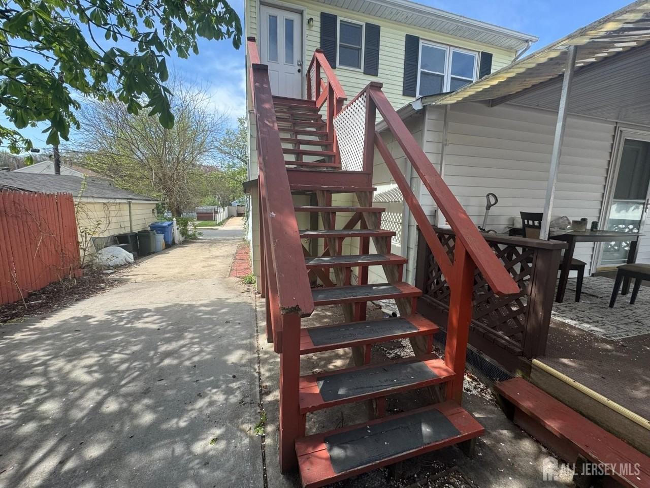 9 Scott Ave - Photo 2 of 13