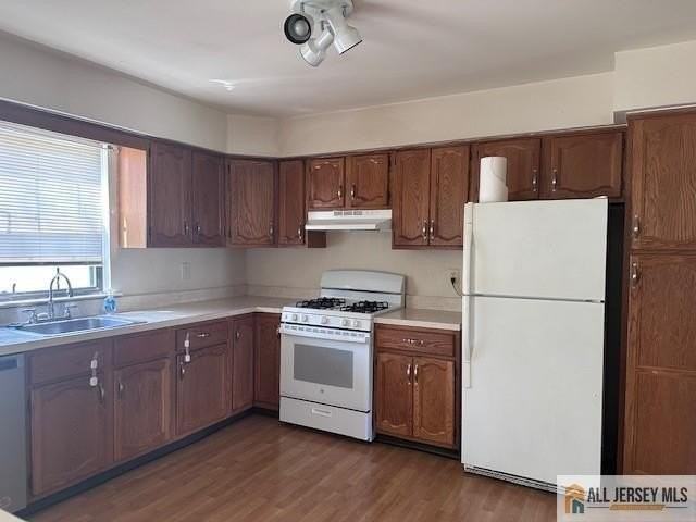 3304 Stonehedge Rd - Photo 2 of 8