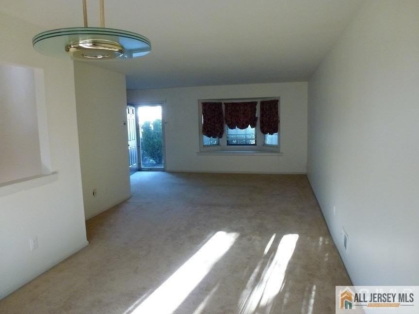 3304 Stonehedge Rd - Photo 3 of 8