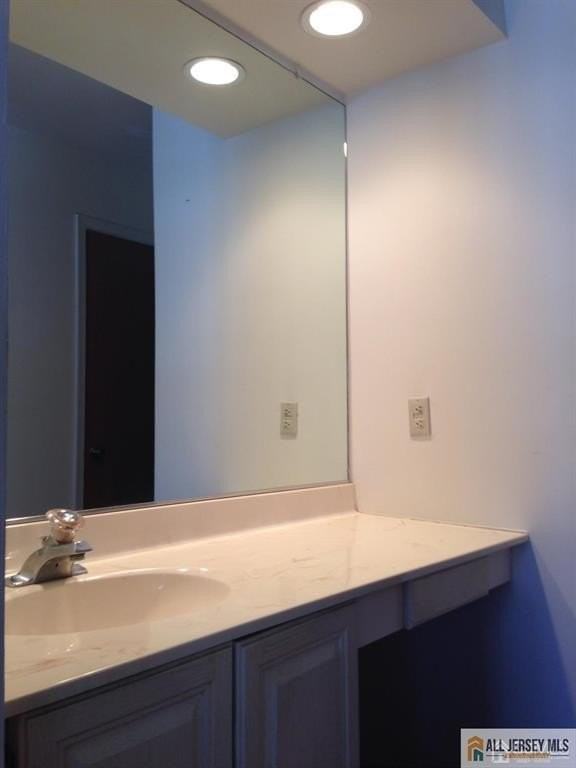 3304 Stonehedge Rd - Photo 5 of 8