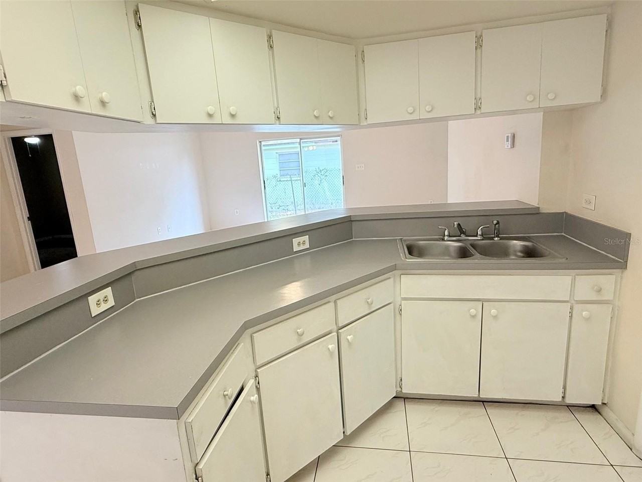 2615 E Curtis St - Photo 7 of 24