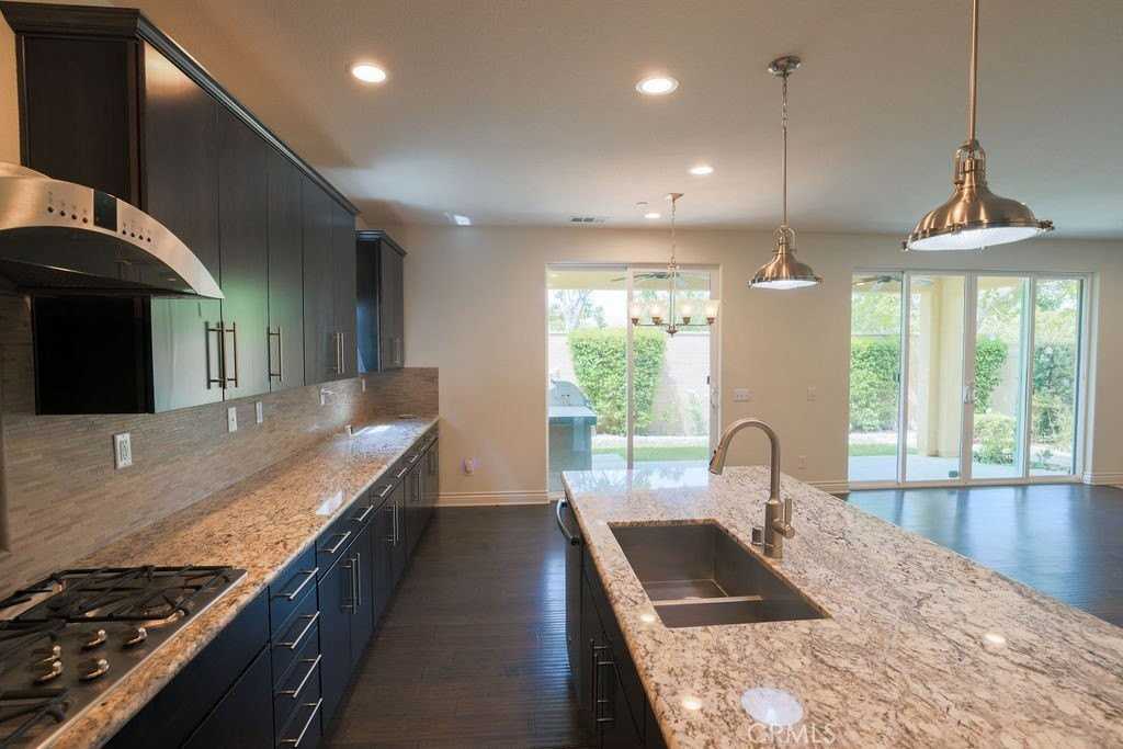 3294 Ledgewood Cir - Photo 5 of 50