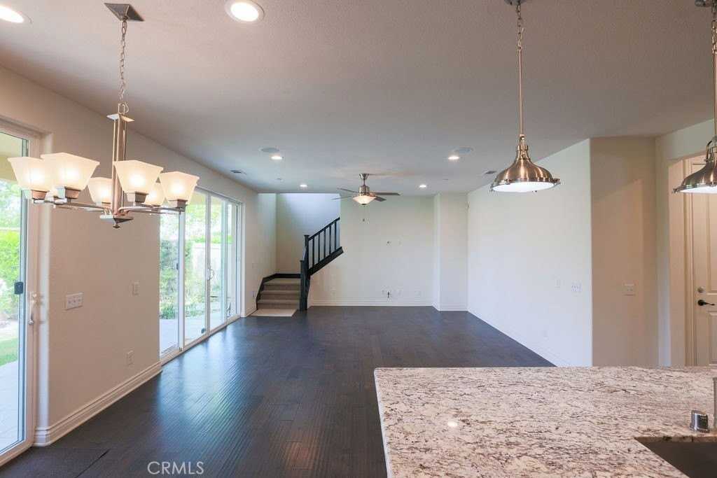 3294 Ledgewood Cir - Photo 6 of 50