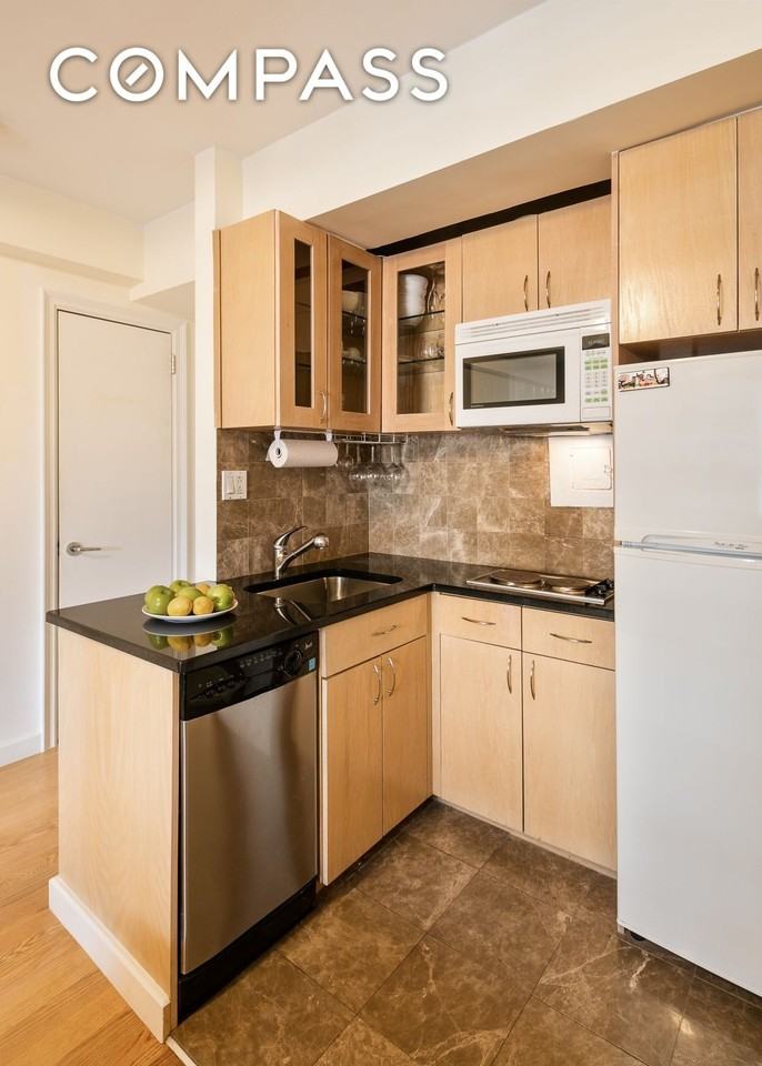 5 Tudor City Pl #1307 - Photo 3 of 10