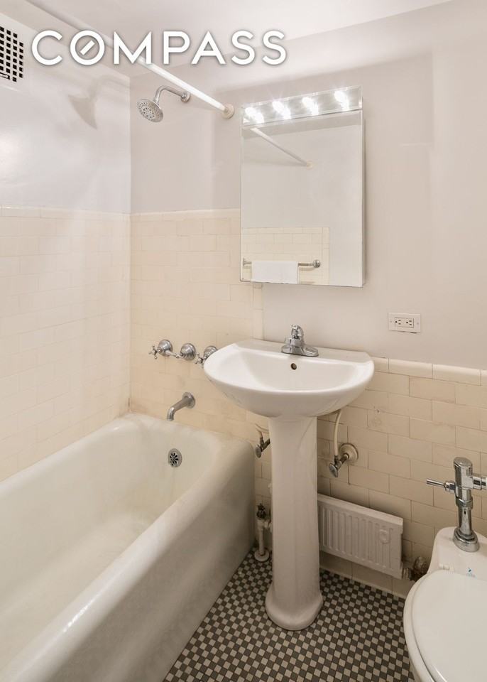 5 Tudor City Pl #1307 - Photo 4 of 10