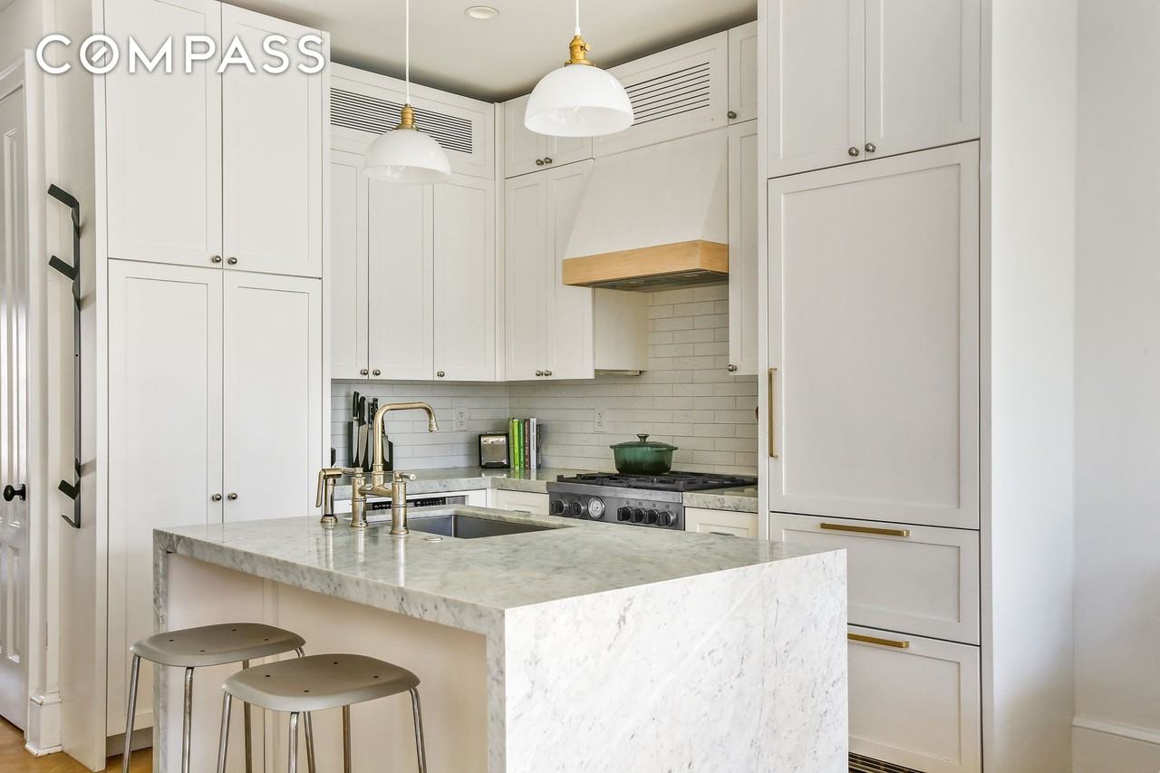 835 Carroll St #4 - Photo 2 of 15