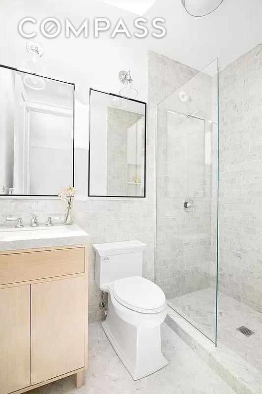 835 Carroll St #4 - Photo 7 of 15