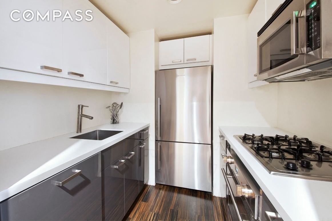 40 E 61st St #9A - Photo 3 of 6