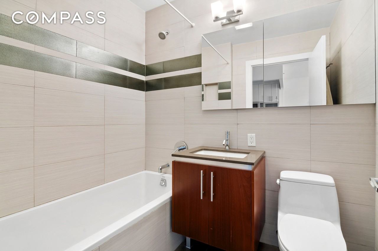 4118 27th St #4A - Photo 4 of 5