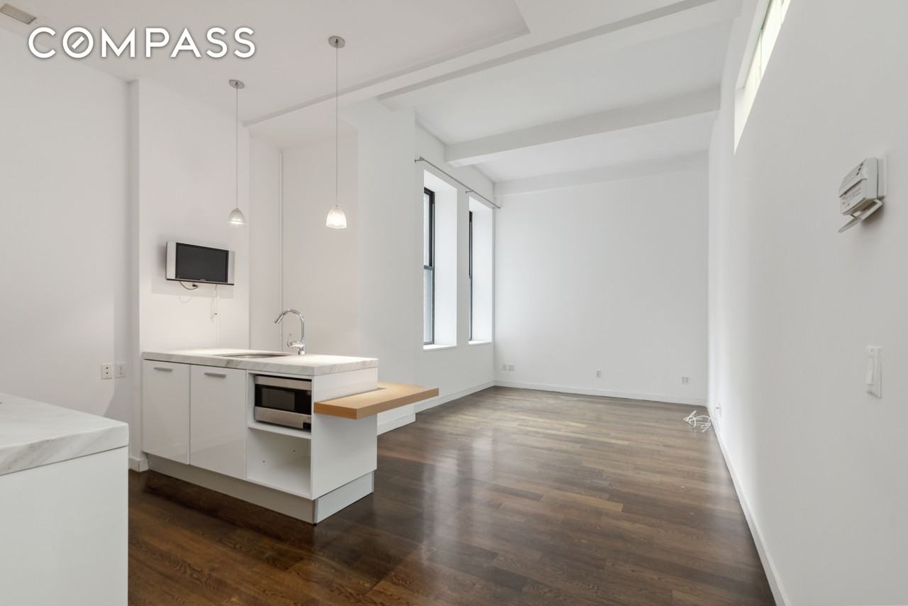 11 E 36th St #504 - Photo 2 of 11