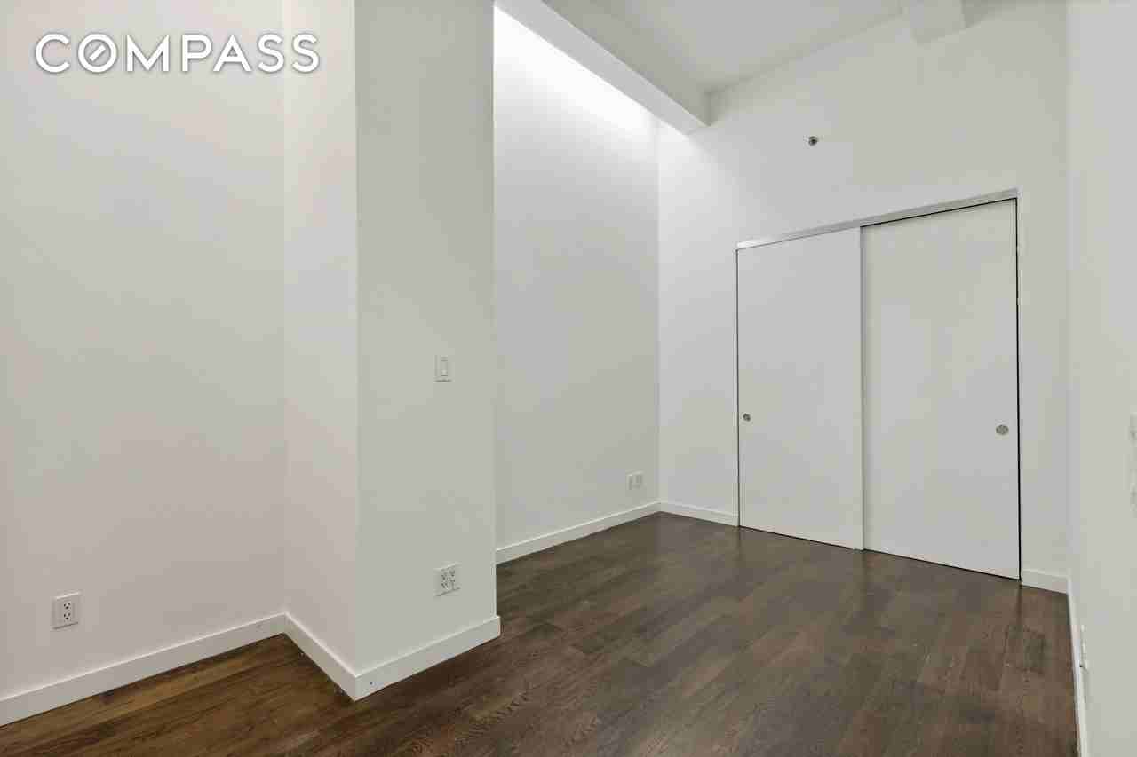 11 E 36th St #504 - Photo 6 of 11