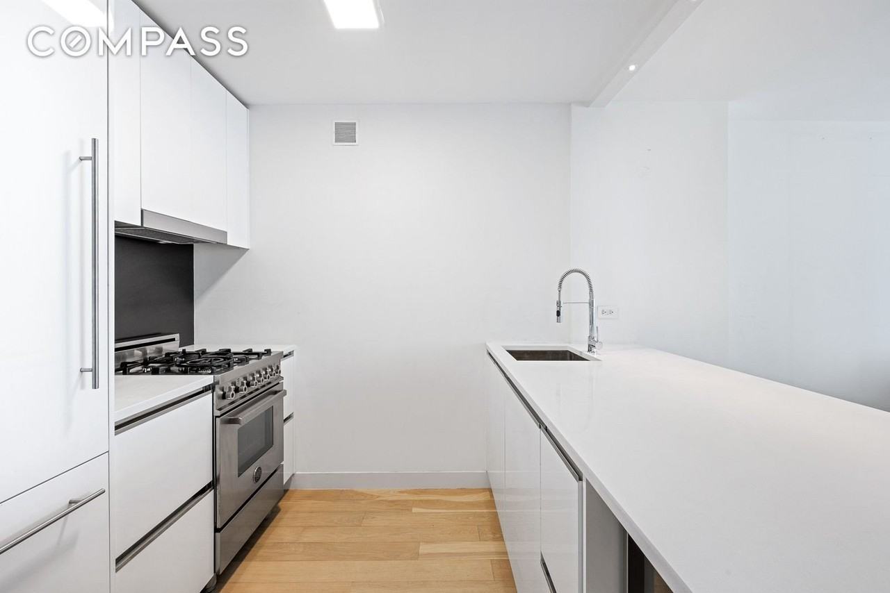 301 W 53rd St #16J - Photo 3 of 6