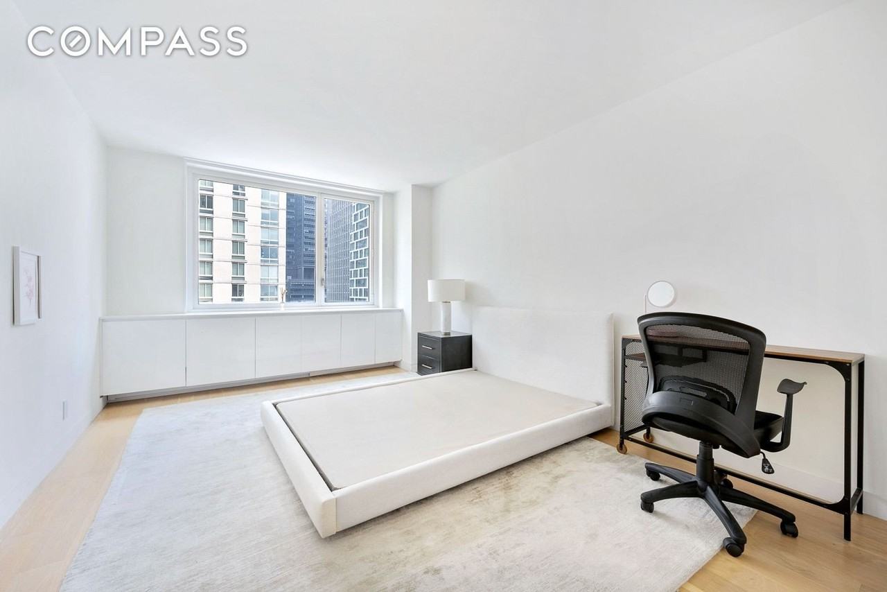 301 W 53rd St #16J - Photo 4 of 6