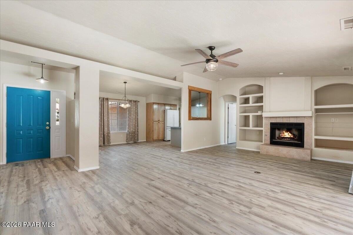 11055 E Lariat Ln - Photo 4 of 32