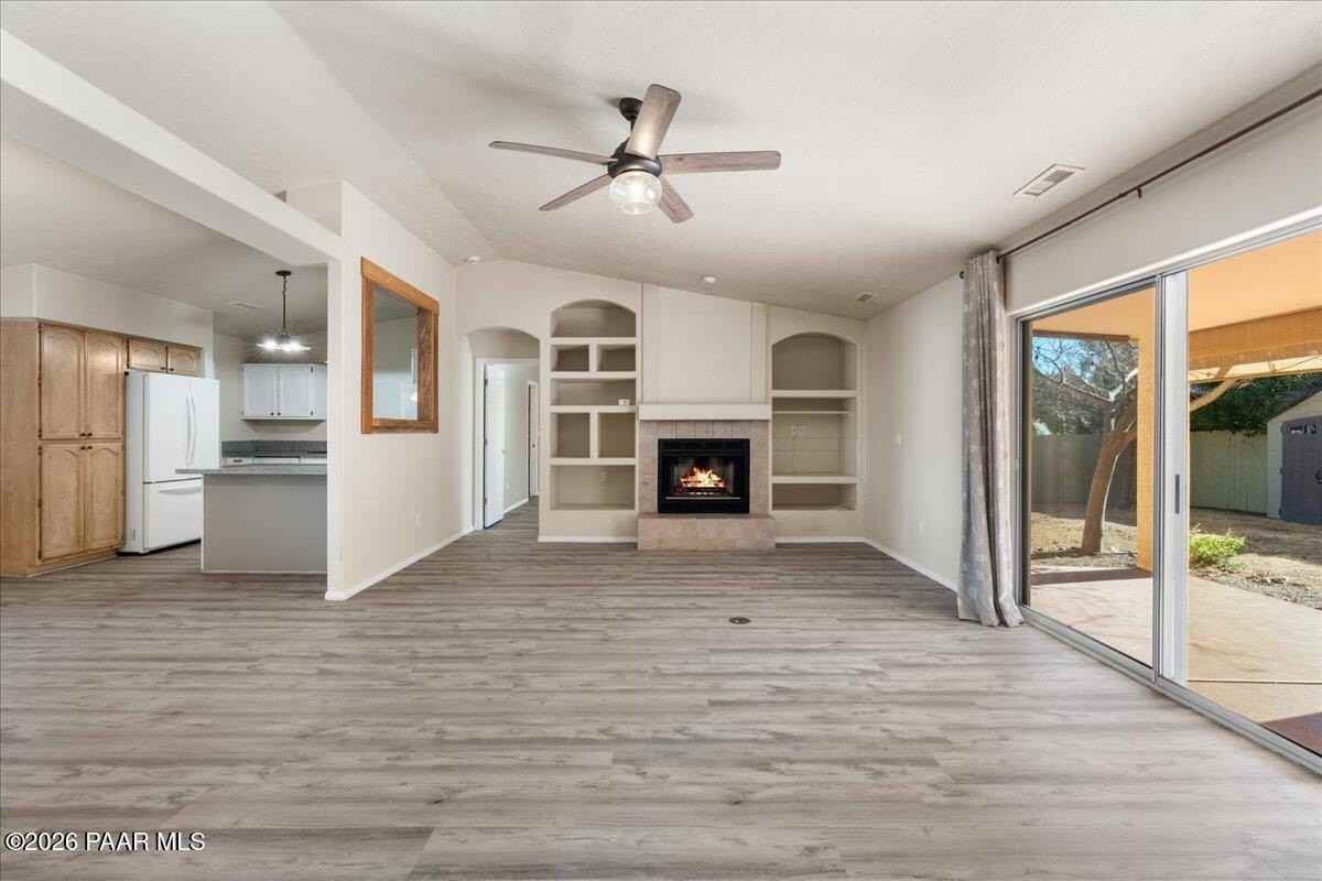 11055 E Lariat Ln - Photo 7 of 32