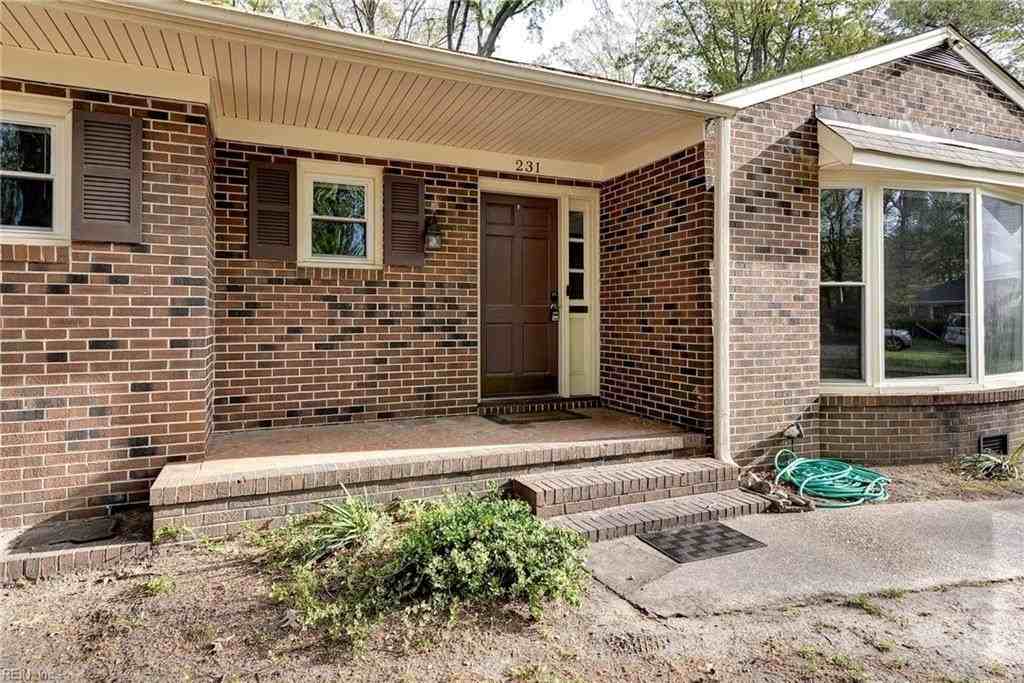 231 Shadywood Dr - Photo 4 of 34