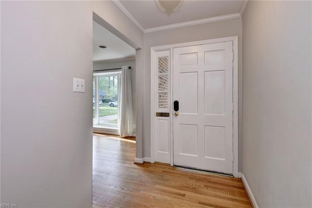 231 Shadywood Dr - Photo 5 of 34