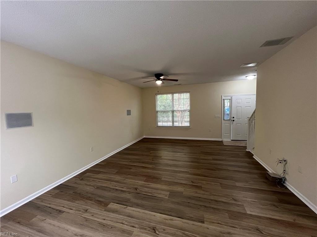 5829 Trowbridge Ct - Photo 6 of 30