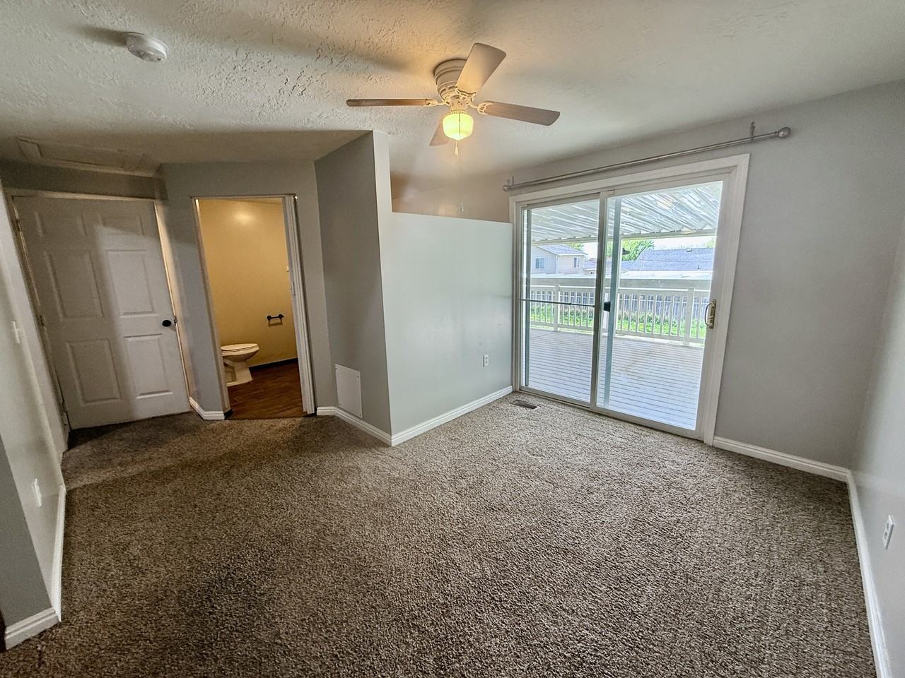 1021 Ne - Photo 7 of 50