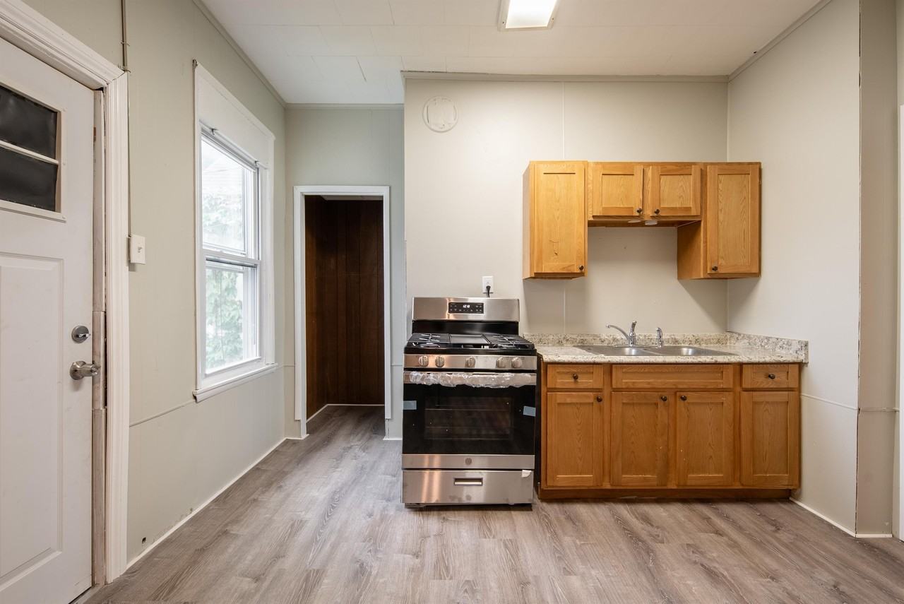 140 5th Ave #2 - Photo 6 of 29