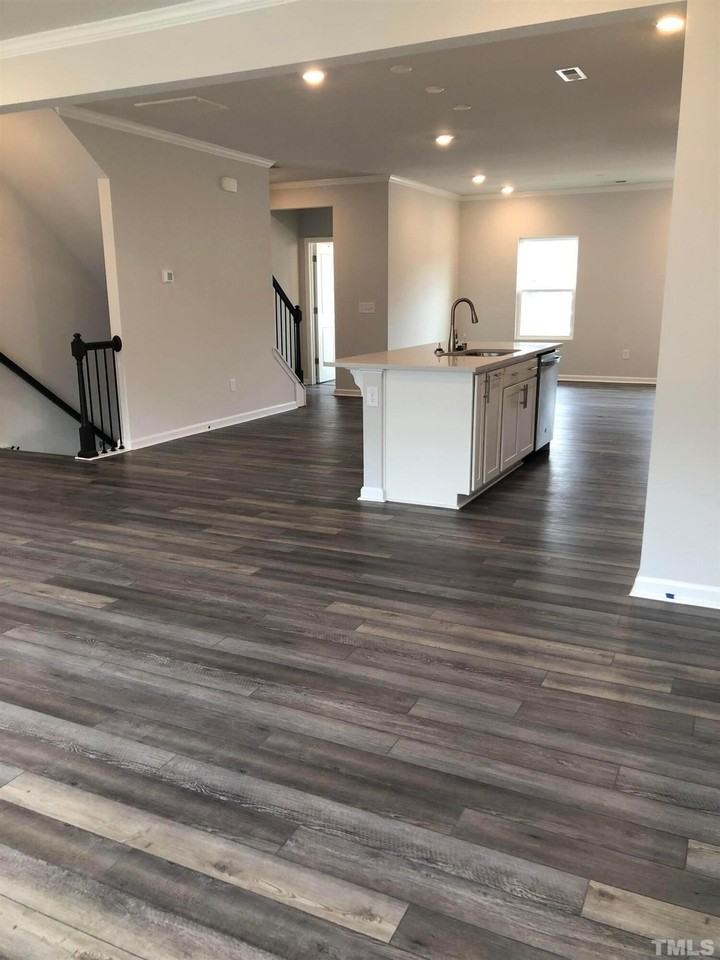 1424 Rosepine Dr - Photo 7 of 9