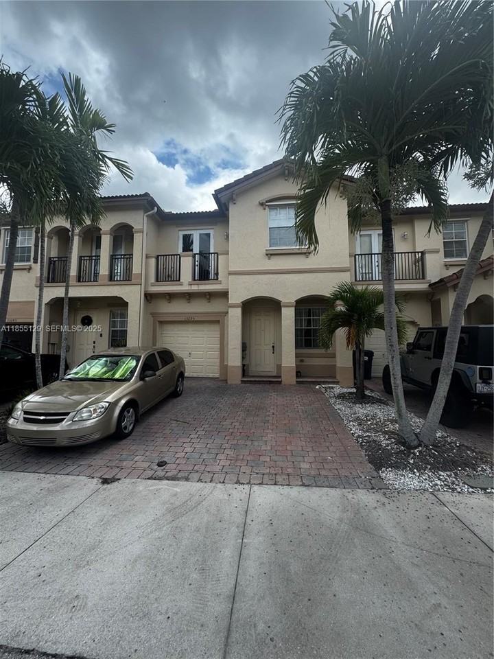 13295 Southwest 128th Street #13295 - Photo 4 of 12