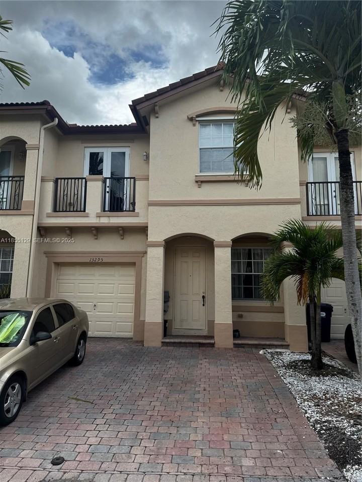 13295 Southwest 128th Street #13295 - Photo 6 of 12