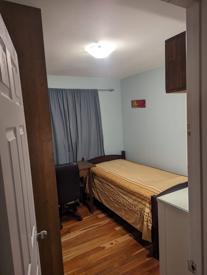 365 Roselawn Place - Photo 4 of 4