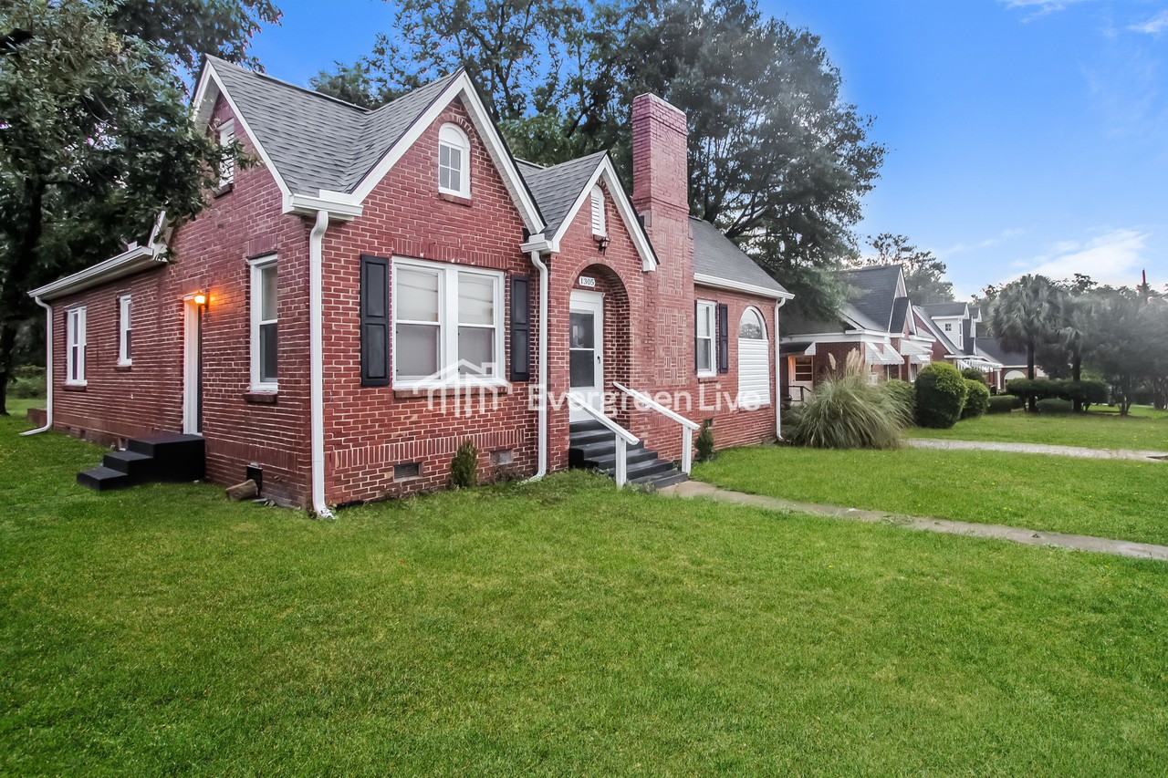 1305 Lorick Ave - Photo 2 of 14