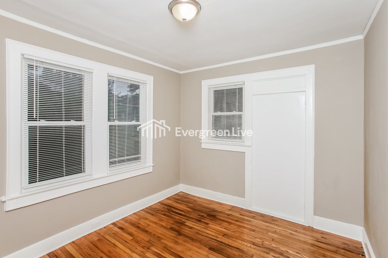 1305 Lorick Ave - Photo 4 of 14