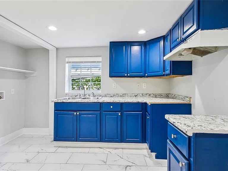 1007 Gordon St - Photo 3 of 5