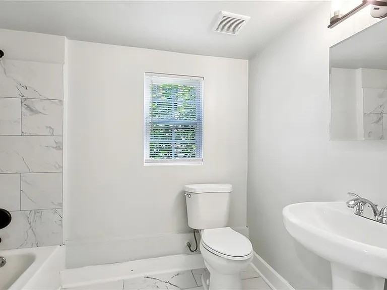 1007 Gordon St - Photo 4 of 5