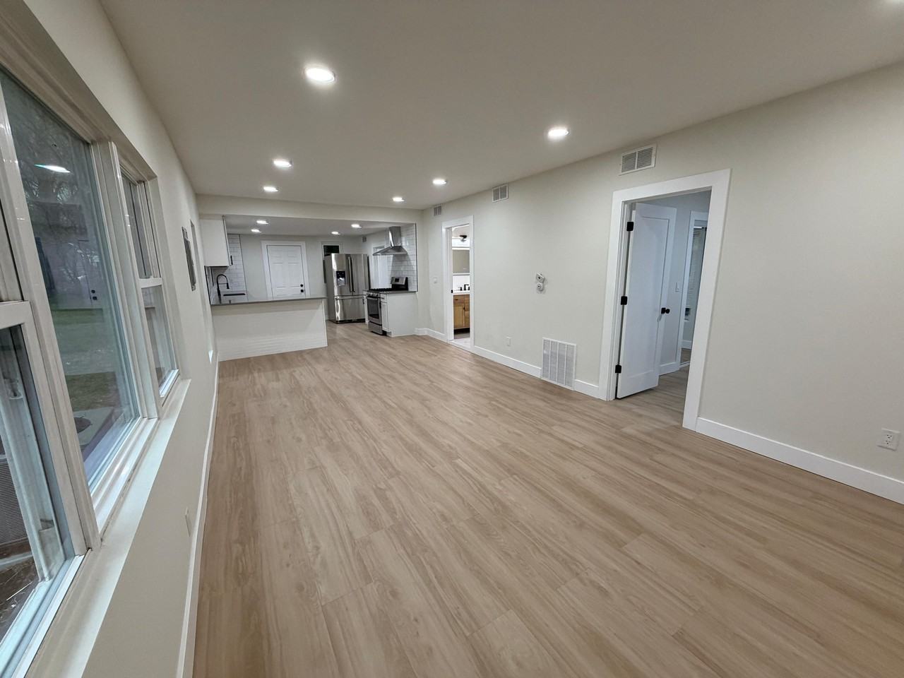 1434 E 18th St - Photo 2 of 15